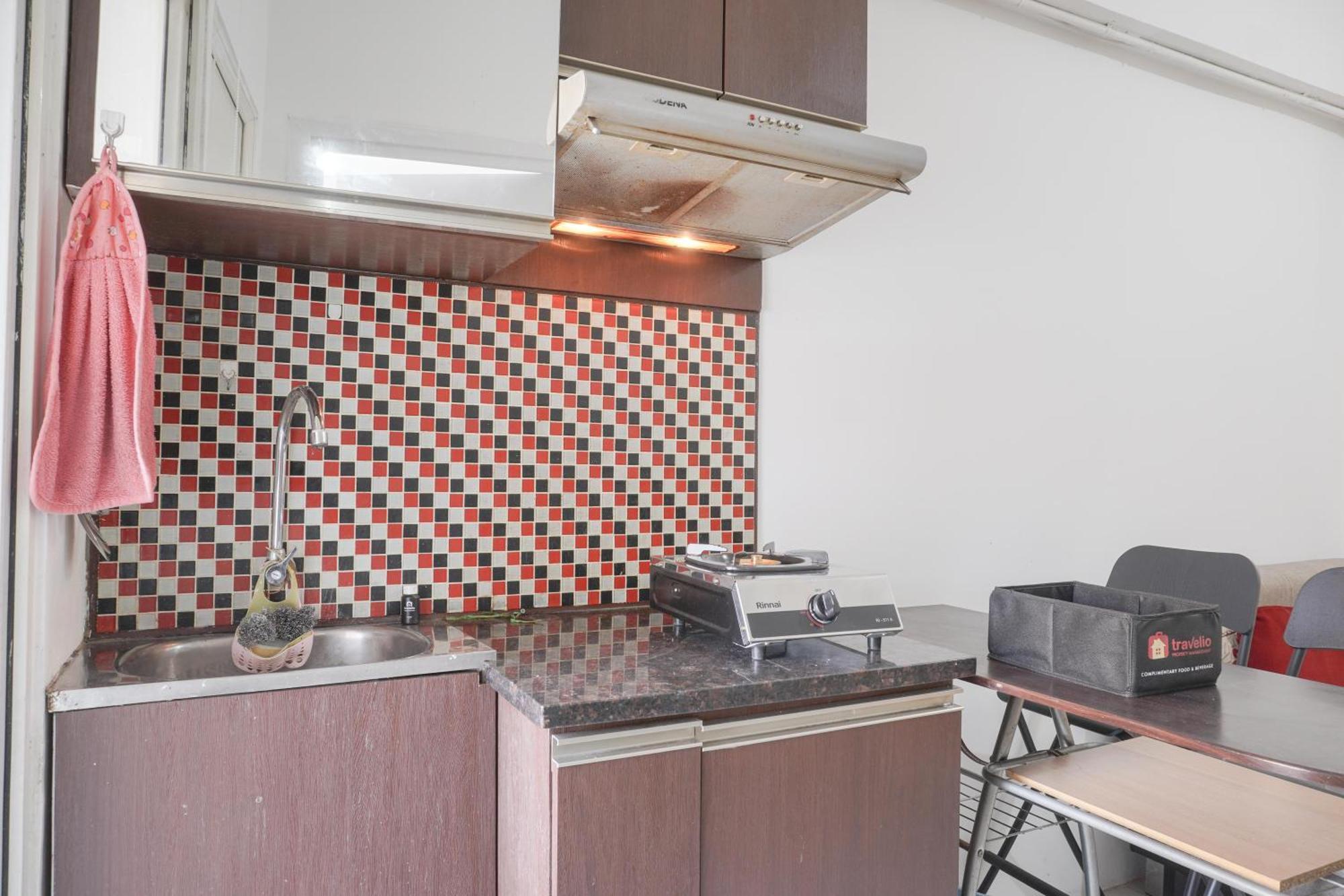 And Comfy 2br At Pramuka By Travelio